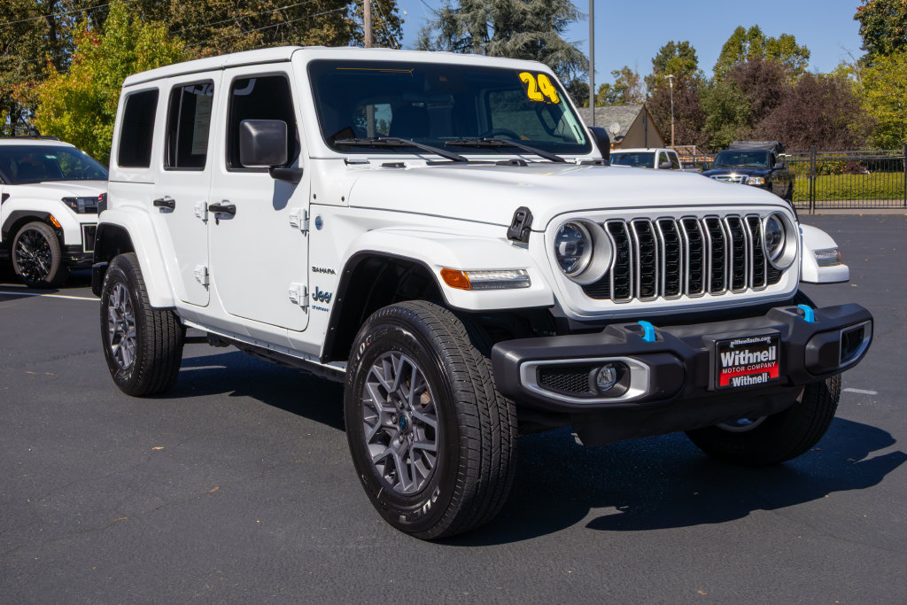 Used 2024 Jeep Wrangler Unlimited Sahara AWD/4WD image 5