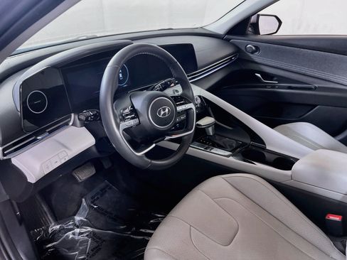 Used 2023 Hyundai Elantra Limited FWD image 9