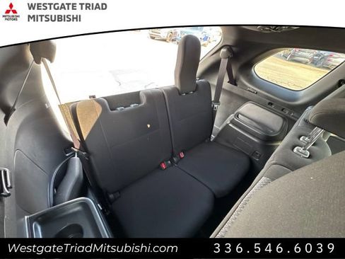 Used 2018 Mitsubishi Outlander LE AWD/4WD image 19
