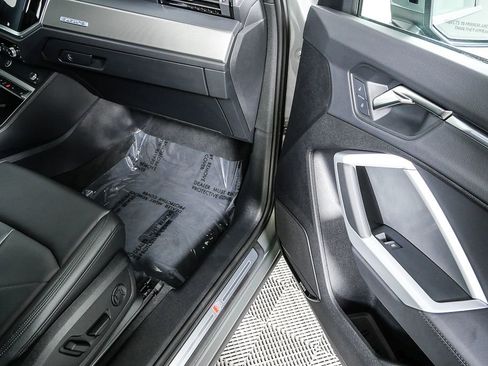 Used 2024 Audi Q3 2.0T Premium Plus w/ Premium Plus Package image 26