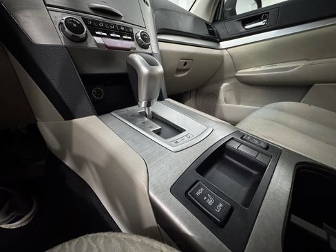 Used 2011 Subaru Outback 2.5i Premium image 30