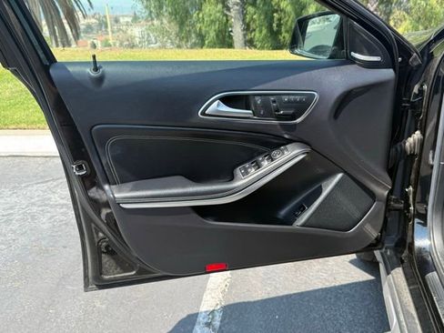 Used 2015 Mercedes-Benz GLA 250 4MATIC image 8