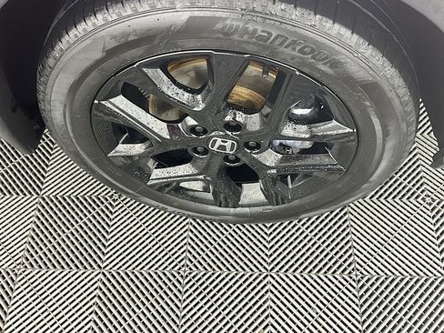 Used 2024 Honda HR-V Sport image 11