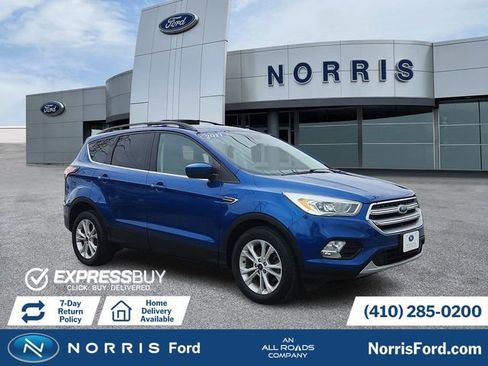 Certified 2017 Ford Escape SE w/ Equipment Group 201A image 1