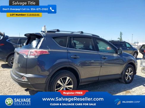Used 2017 Toyota RAV4 XLE AWD/4WD image 4