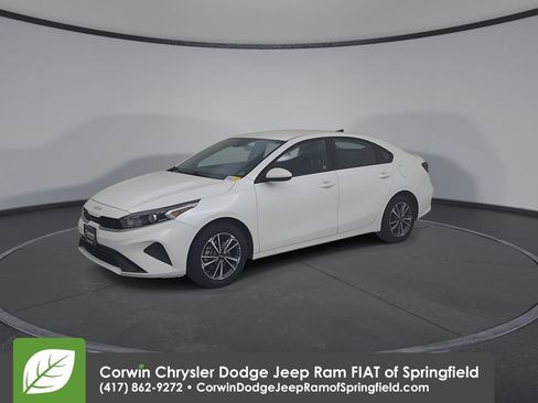 Used 2023 Kia Forte LXS image 7