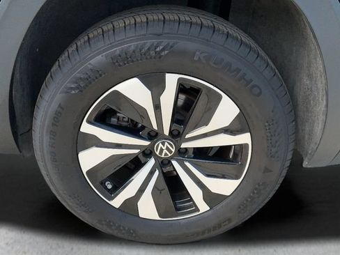 Used 2025 Volkswagen Atlas SE FWD image 9