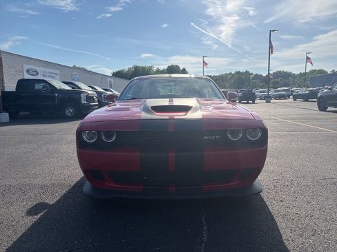 Used 2016 Dodge Challenger SRT Hellcat RWD image 2