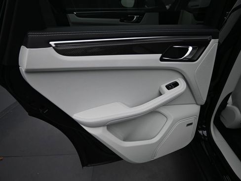 New 2026 Porsche Macan AWD/4WD image 23