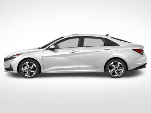 Used 2022 Hyundai Elantra Limited image 3