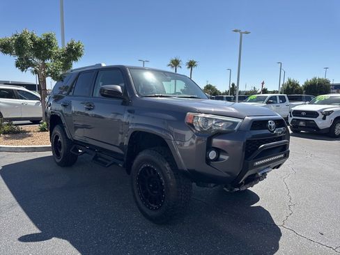 Used 2016 Toyota 4Runner SR5 w/ Convenience Package AWD/4WD image 4