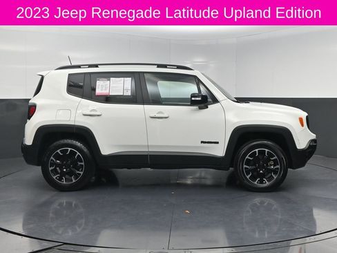 Used 2023 Jeep Renegade Latitude AWD/4WD image 4