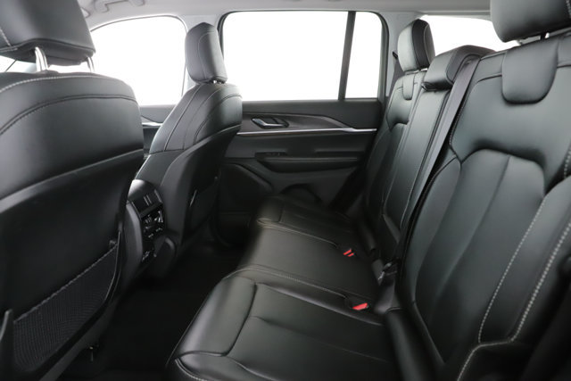 Used 2024 Jeep Grand Cherokee Limited AWD/4WD image 28