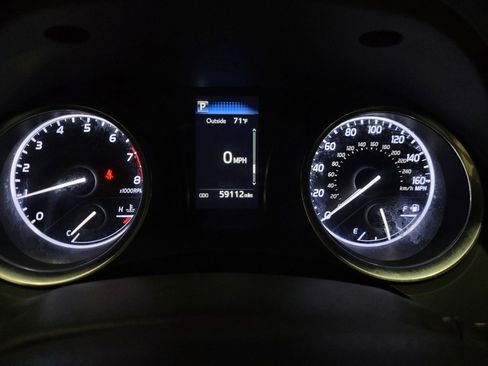 Used 2018 Toyota Camry LE image 23