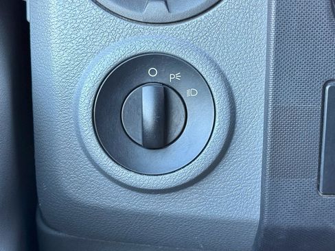 Used 2011 Ford E-450 and Econoline 450 Super Duty image 22