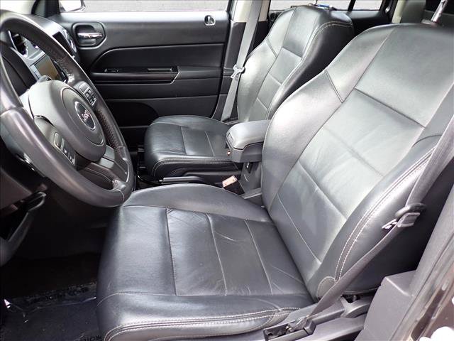 Used 2016 Jeep Patriot High Altitude AWD/4WD image 11