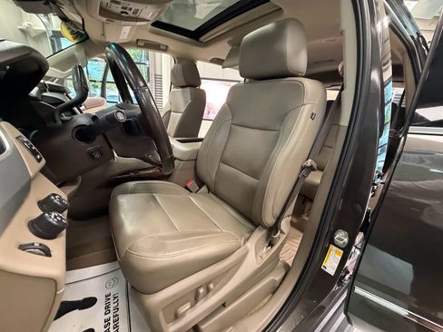 Used 2019 GMC Yukon SLT w/ Premium Edition image 9