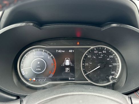 Used 2025 Nissan Versa SR w/ Trunk Package image 25