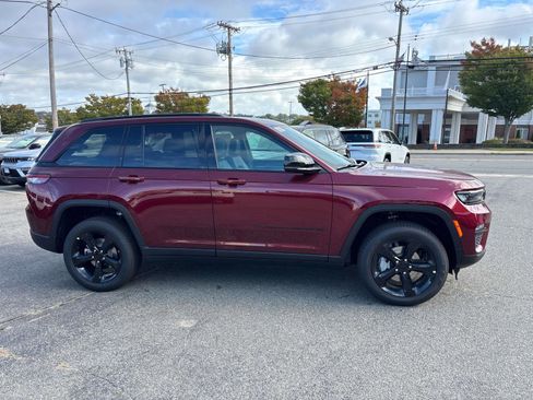 New 2025 Jeep Grand Cherokee Limited w/ Black Appearance Package image 2