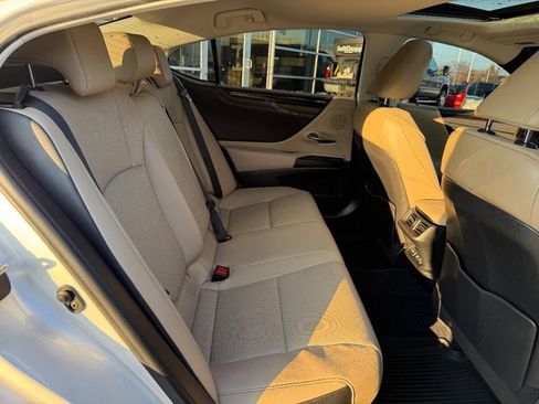 Used 2021 Lexus ES 250 w/ Premium Package image 12