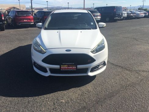 Used 2017 Ford Focus ST FWD image 2