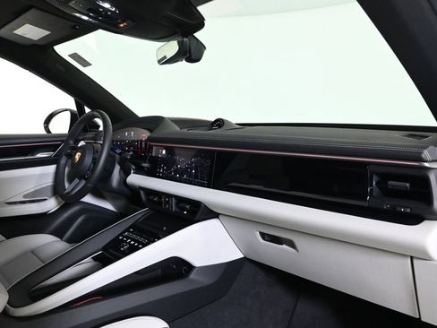 New 2025 Porsche Macan 4S Electric image 17
