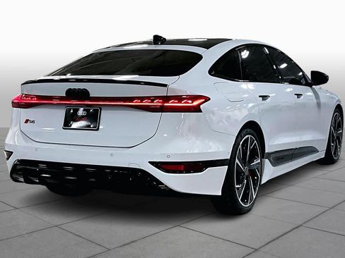 Used 2025 Audi S6 e-tron Prestige w/ 21" Black Optic Package image 12