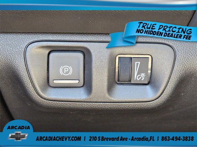 Used 2023 GMC Acadia SLE w/ Driver Convenience Package FWD image 24