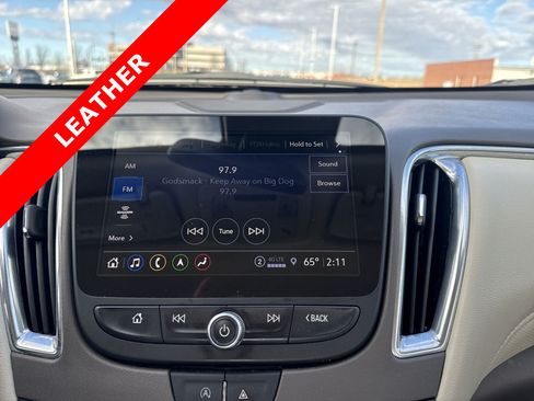 Used 2024 Chevrolet Malibu LT FWD image 16