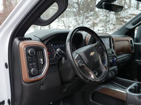 Used 2023 Chevrolet Silverado 2500 High Country w/ Technology Package image 10