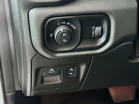 Used 2021 RAM 1500 Big Horn RWD image 16