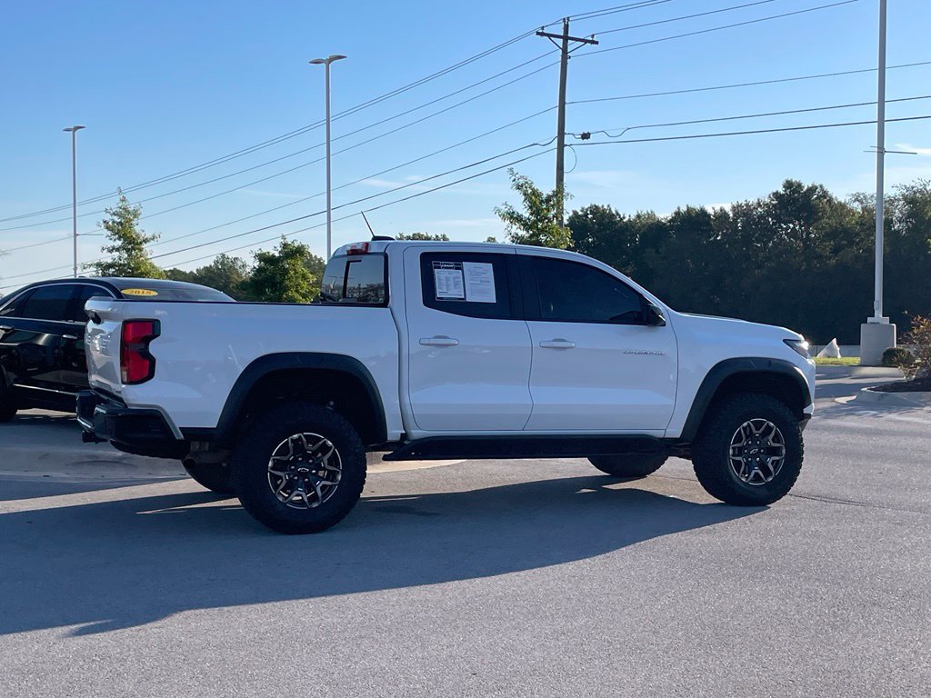 Used 2024 Chevrolet Colorado ZR2 w/ ZR2 Convenience Package III AWD/4WD image 8