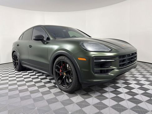 Certified 2025 Porsche Cayenne GTS AWD/4WD image 12
