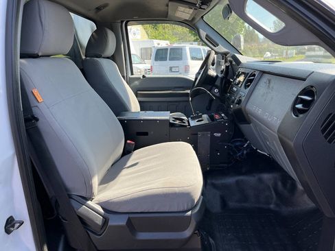 Used 2016 Ford F550 4x4 Regular Cab Super Duty image 15