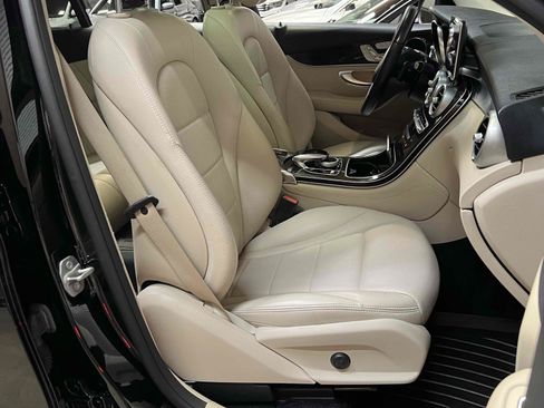 Used 2018 Mercedes-Benz GLC 300 4MATIC image 39