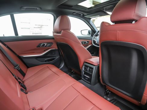 Used 2025 BMW 330i xDrive Sedan w/ Convenience Package image 25