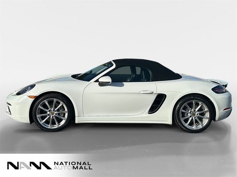 Used 2017 Porsche 718 Boxster Base image 2