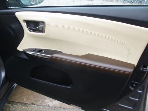 Used 2015 Toyota Avalon XLE image 37