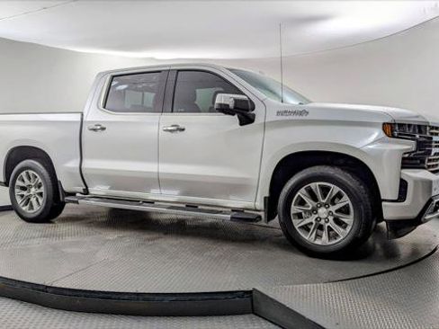 Used 2022 Chevrolet Silverado 1500 High Country w/ Technology Package image 11