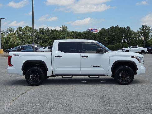 Used 2022 Toyota Tundra SR5 AWD/4WD image 6