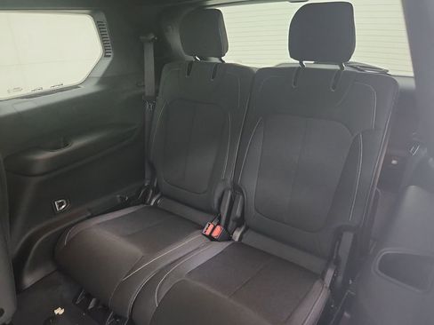 New 2025 Jeep Grand Cherokee L Laredo image 32