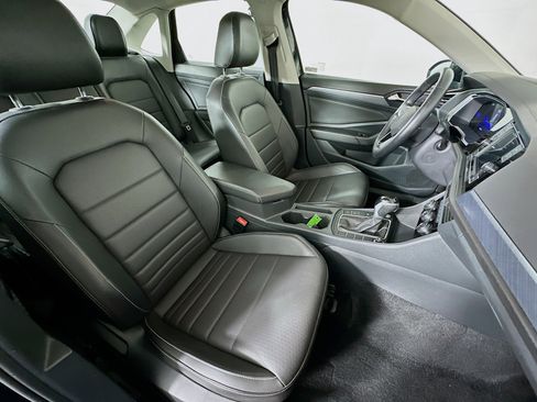 Used 2024 Volkswagen Jetta SE image 30