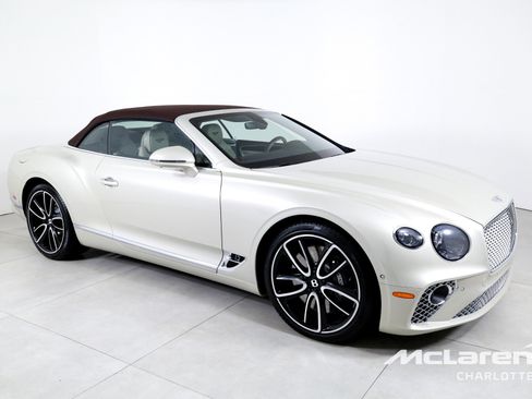 Used 2020 Bentley Continental GT image 3