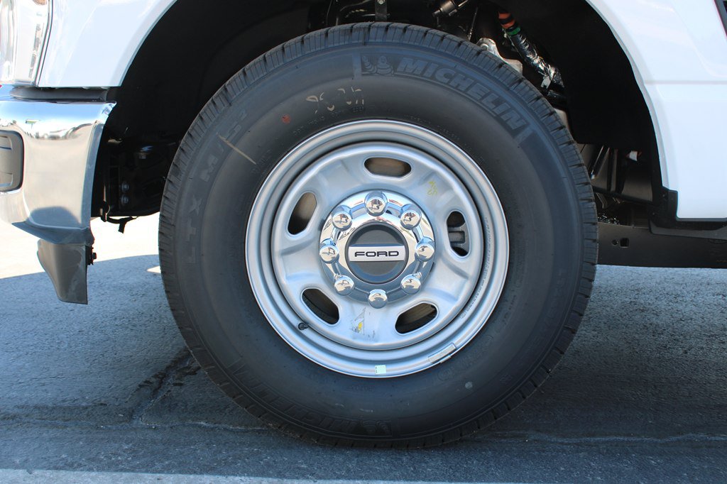 Used 2026 Ford F250 XL w/ XL Chrome Package RWD image 33