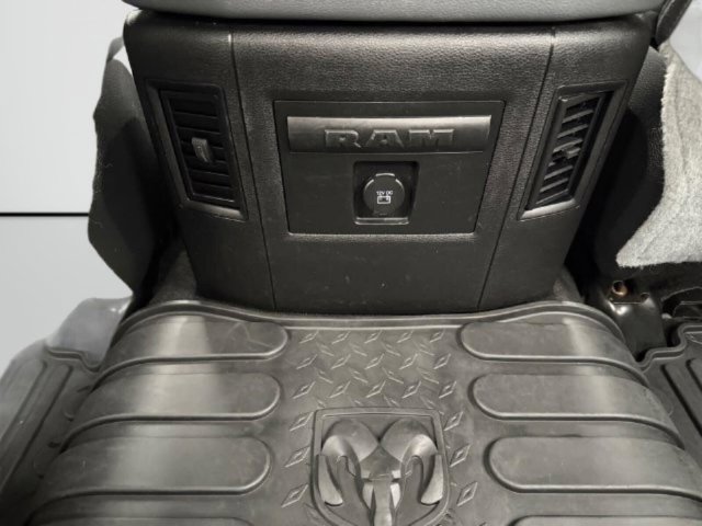 Used 2018 RAM 1500 Outdoorsman AWD/4WD image 38