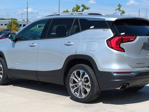 Used 2018 GMC Terrain SLT image 3