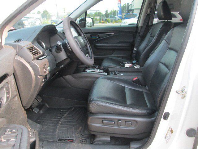 Used 2017 Honda Pilot Touring image 5