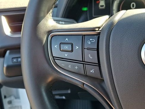 Used 2023 Lexus UX 250h AWD image 20