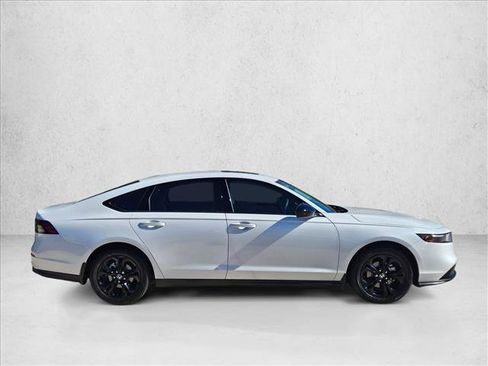 Used 2025 Honda Accord SE image 4