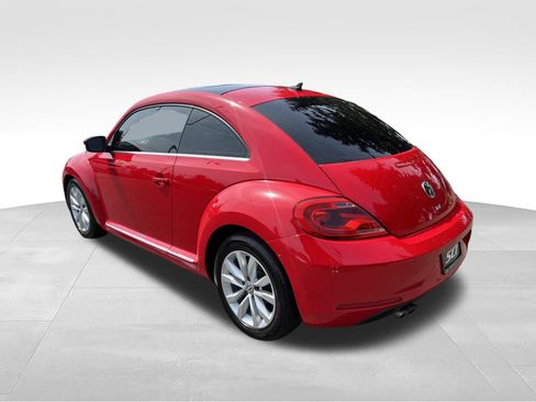 Used 2015 Volkswagen Beetle TDI FWD image 3